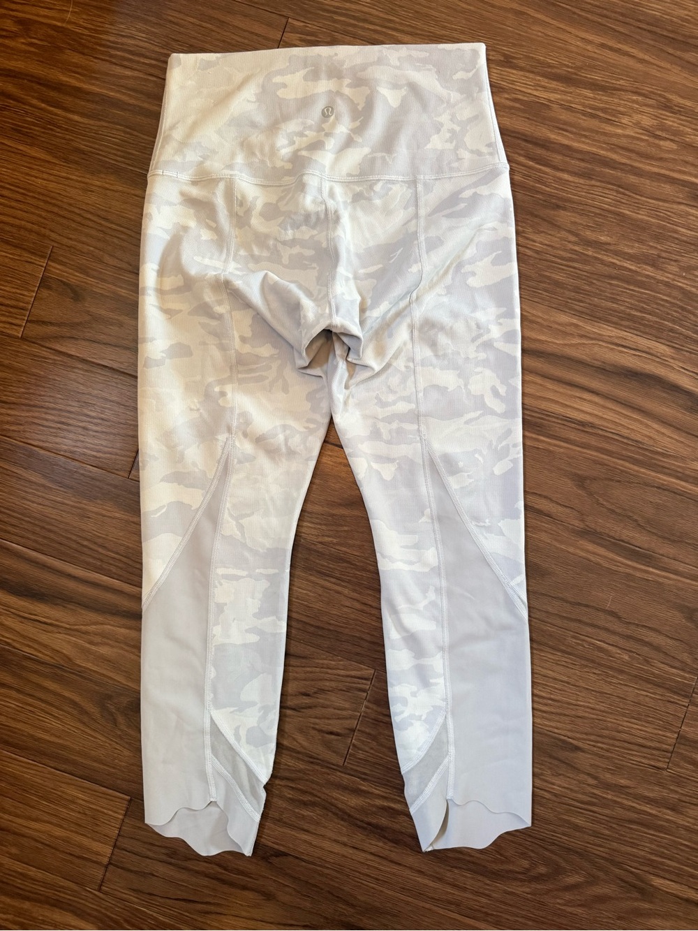Lululemon Wunder Under High-Rise Crop 23” Scallop Incognito Camo Leggings Size 8 - Picture 4 of 6